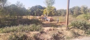 मरघट की भूमि पर कब्जा, फिर आक्रोशित ग्रामीण