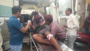 बाइकों की आमने - सामने भिडंत , एक की मौत चार घायल