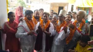 बिस्मिल्लाह क्लॉथ हाउस की ग्रांड ओपनिंग, सपा नेता नवल किशोर ने काटा फीता 