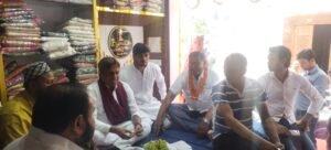 बिस्मिल्लाह क्लॉथ हाउस की ग्रांड ओपनिंग, सपा नेता नवल किशोर ने काटा फीता 