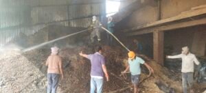 संदिग्ध परिस्थितियों में तम्बाकू गोदाम में लगी आग, लाखों का नुकसान 