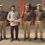 पत्नी का हत्यारा कुल्हाड़ी सहित गिरफ्तार