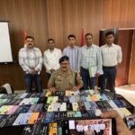 22 लाख कीमत के 101 खोए मोबाइल बरामद, पुलिस ने मालिकों को सौंपे