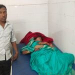 नींद की झपकी से बाइक खड्ड में गिरी, दंपति घायल,पत्नी की हालत गंभीर