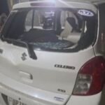 डाक्टरों की पिटाई तोड़ी गई कार, हमले में युवक घायल