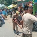 रफ्तार डंपर ने छात्रा को कुचला,हाथ-पैर पर चढ़े पहिए, फोन पर बात कर रहा था चालक, राहगीरों ने परिचालक को पीटा