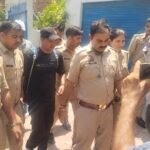 चार बच्चों की मां का दीवाना, चढ़ा मोबाइल टॉवर पर, बोला मेरी प्रेमिका को बुलाओ
