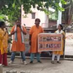 नुक्कड़ नाटक टीम ने अभिभावकों को बच्चों के समय पर टीकाकरण के लिए जागरूक किया