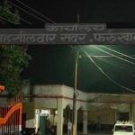 पक्का नाला निर्माण की मांग को लेकर धरना जारी